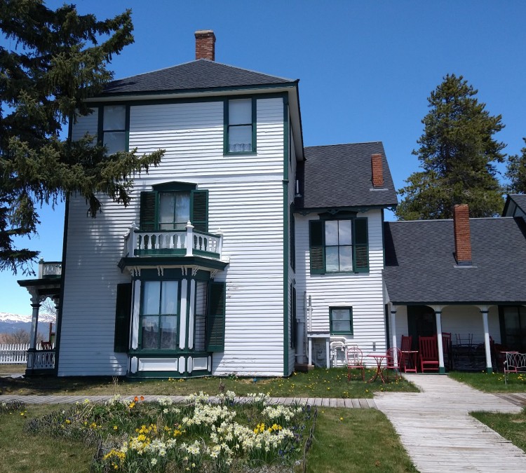 healy-house-museum-dexter-cabin-photo